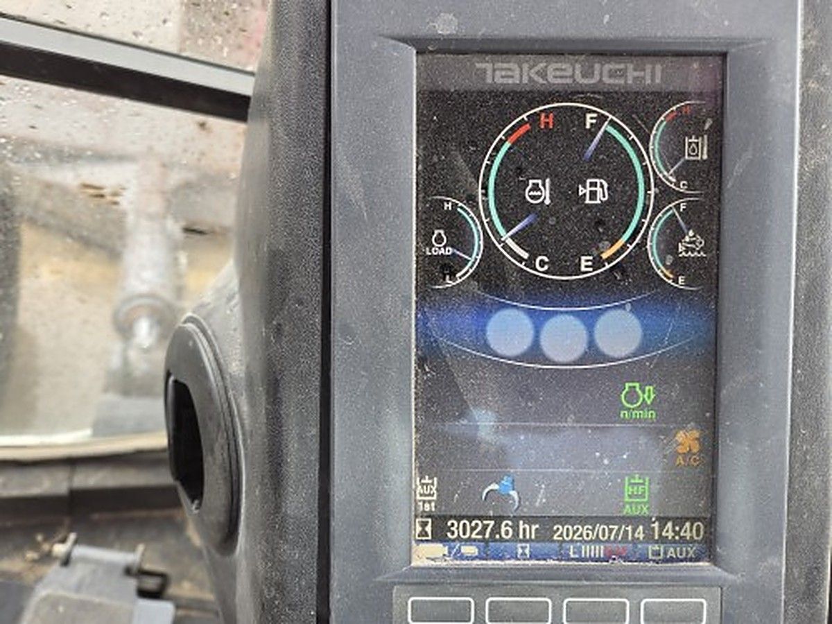 TAKEUCHI TB2150CR photo 8