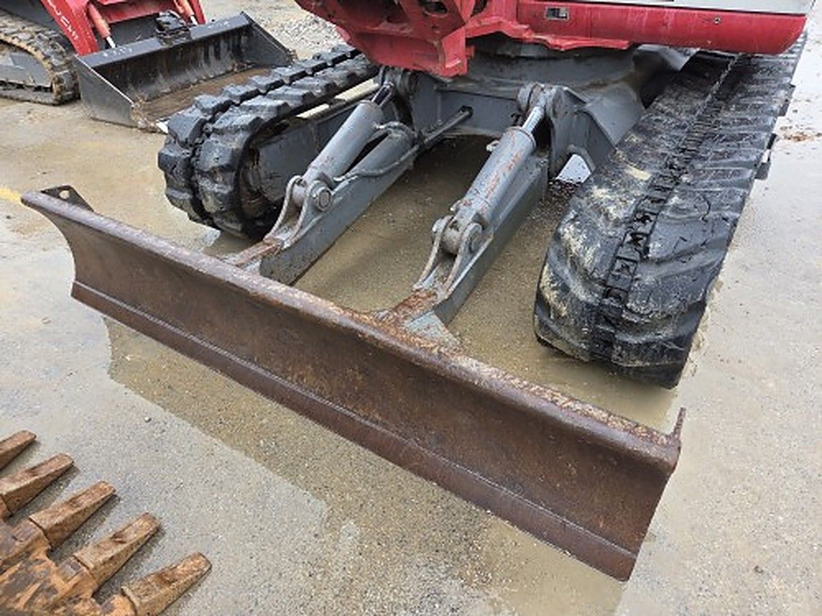 TAKEUCHI TB2150CR photo 9