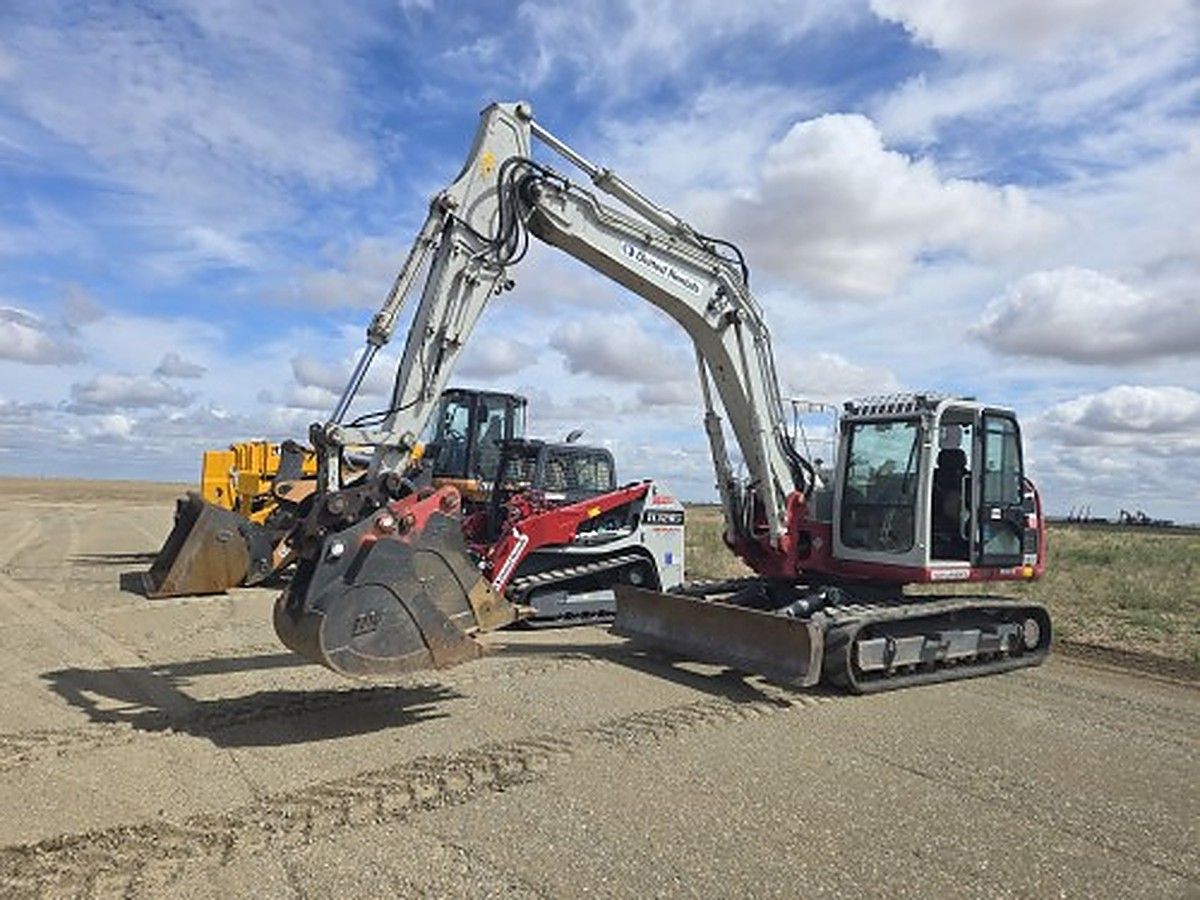TAKEUCHI TB2150CR photo 2