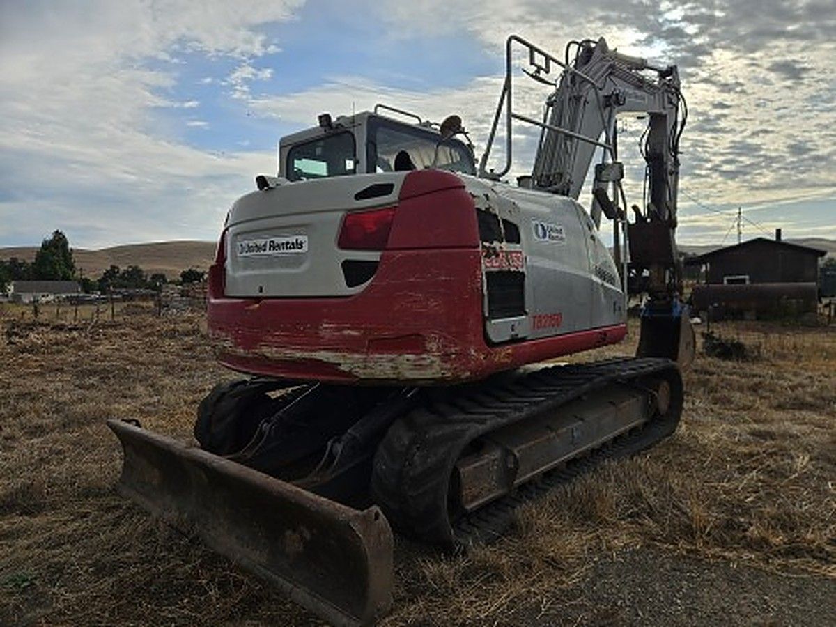 TAKEUCHI TB2150CR photo 2