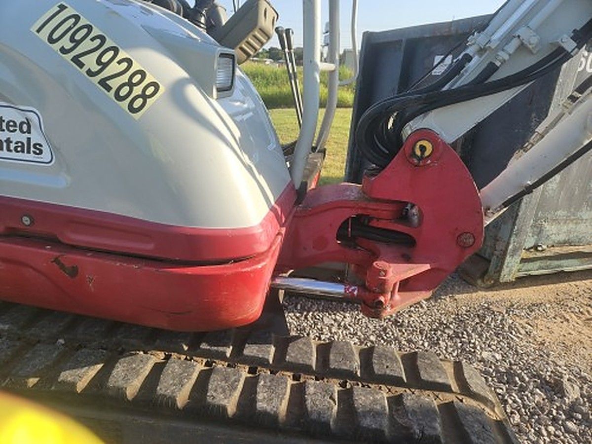 TAKEUCHI TB250-2 photo 6
