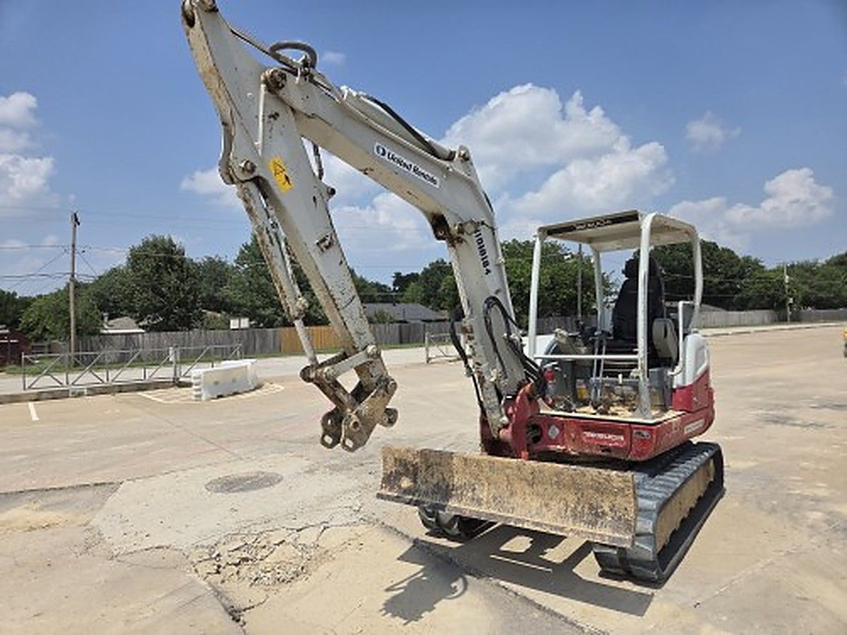 TAKEUCHI TB250-2R photo 4