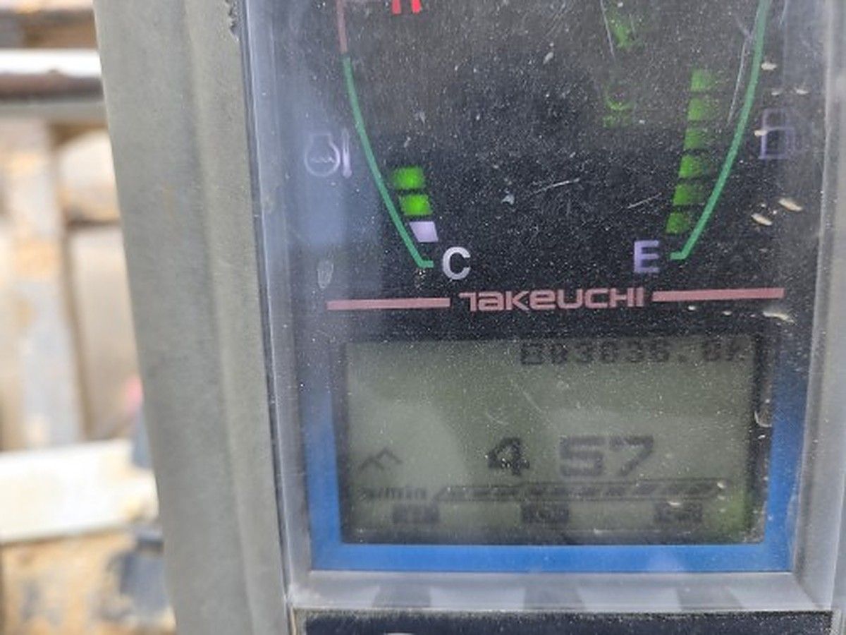 TAKEUCHI TB250-2R photo 5