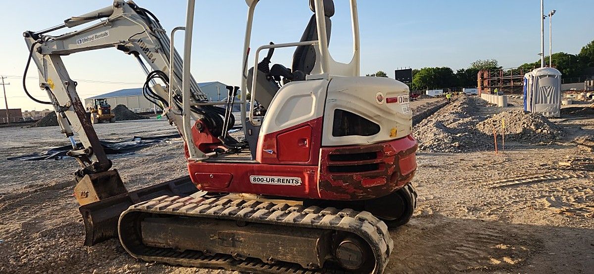 TAKEUCHI TB250-2R photo 6
