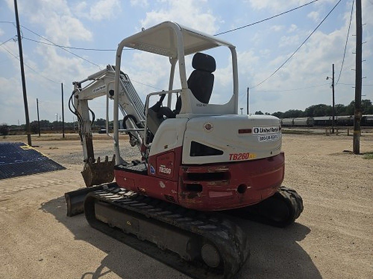 TAKEUCHI TB260 photo 3