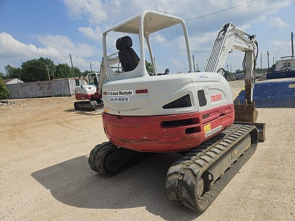 TAKEUCHI TB260 photo 5