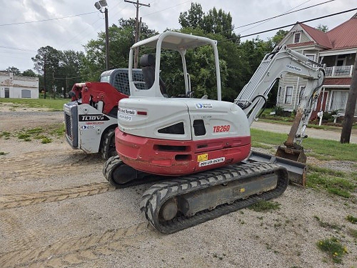 TAKEUCHI TB260 photo 6