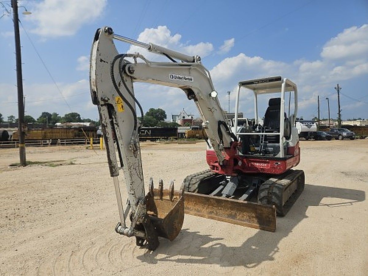 TAKEUCHI TB260 photo 7