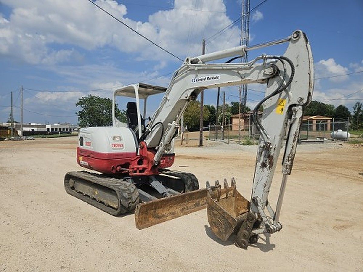 TAKEUCHI TB260 photo 9