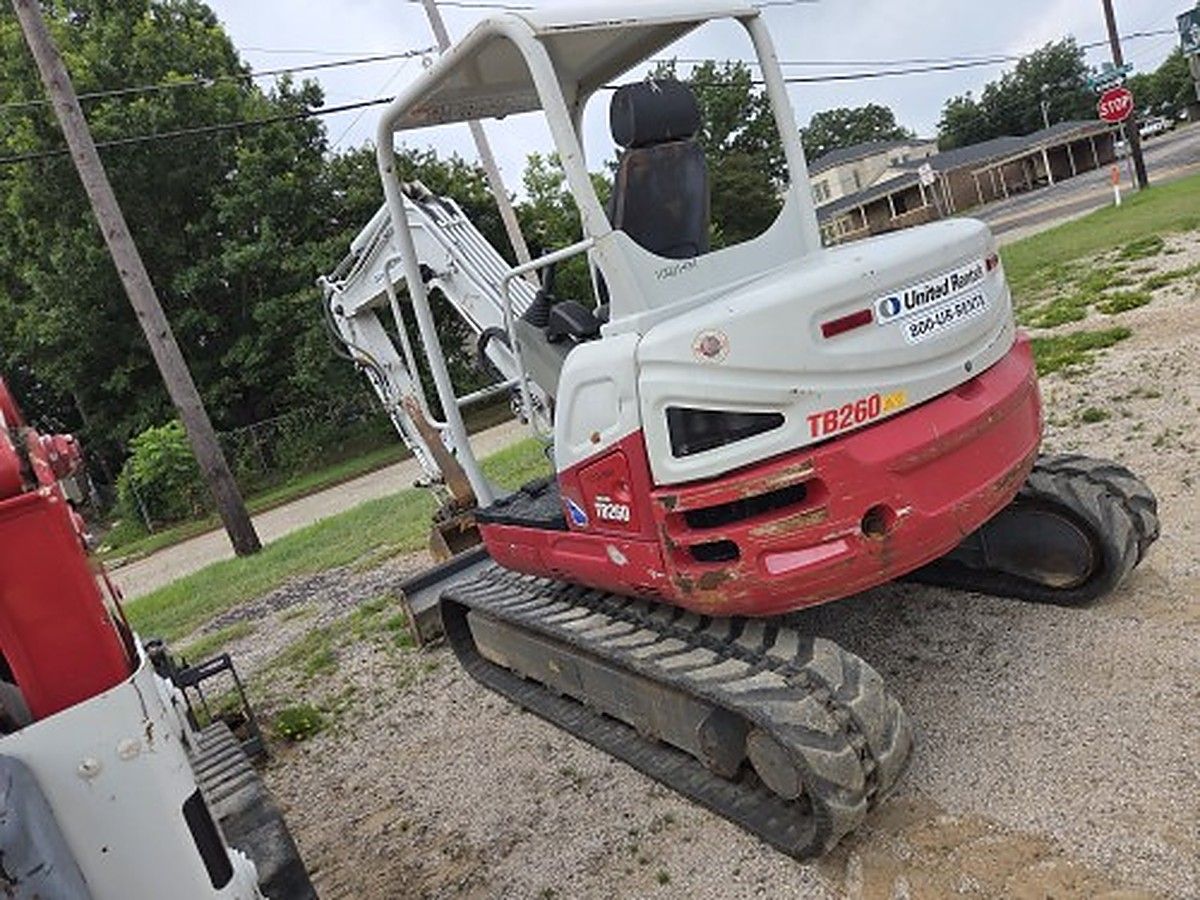 TAKEUCHI TB260 photo 10