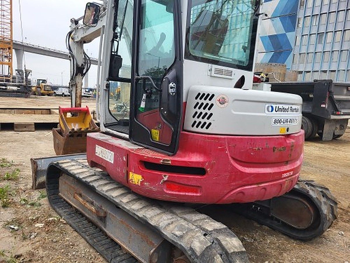 TAKEUCHI TB280FR photo 3