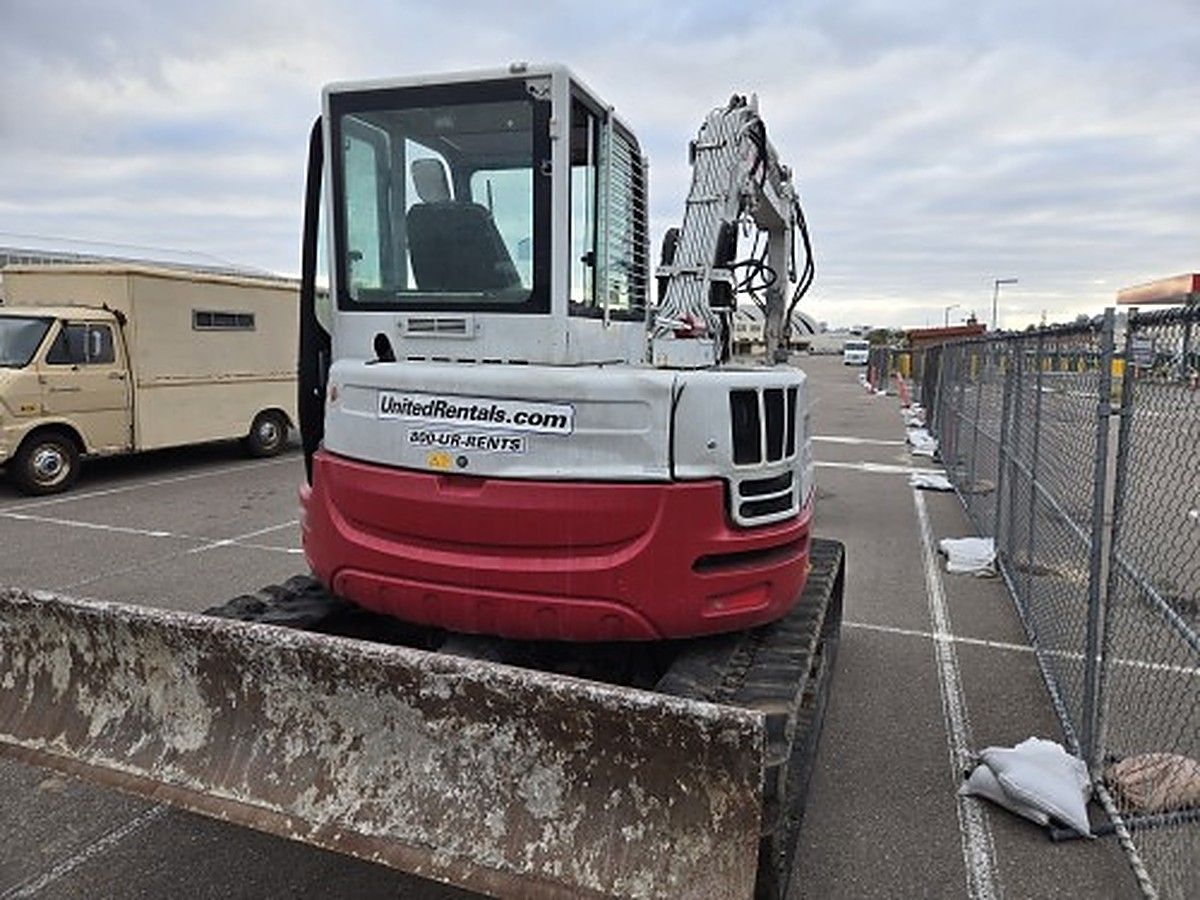 TAKEUCHI TB280FR photo 3