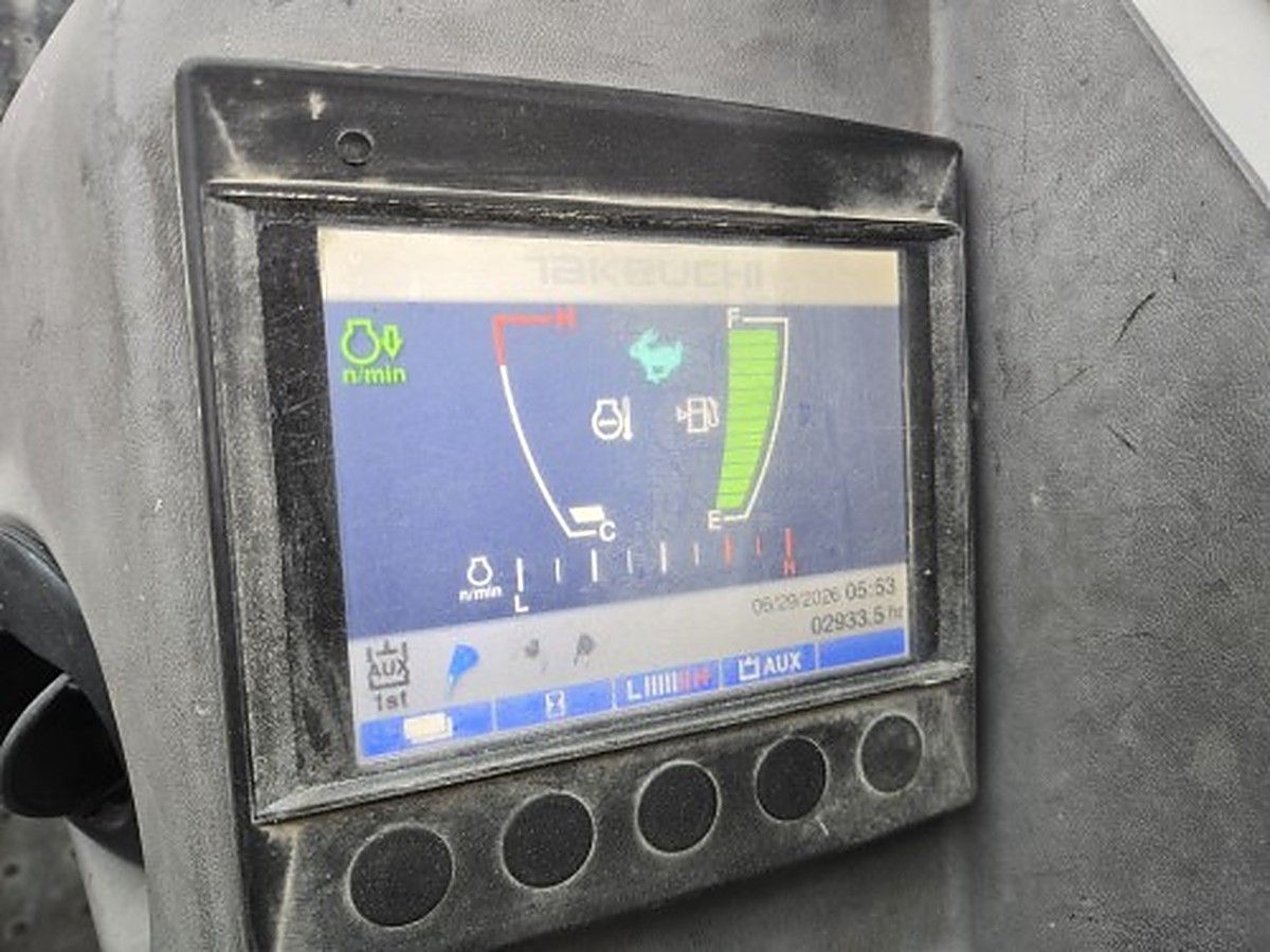 TAKEUCHI TB280FR photo 5