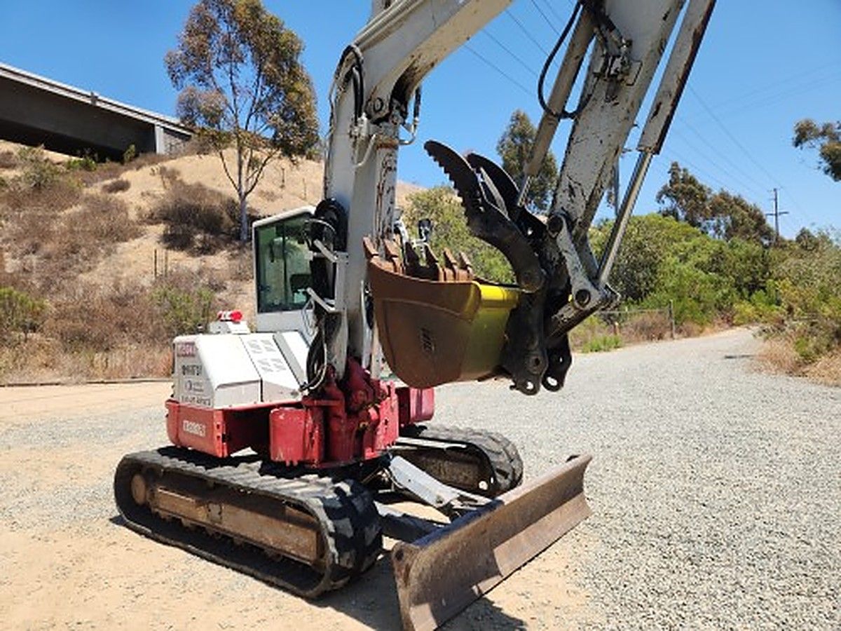 TAKEUCHI TB280FR photo 3