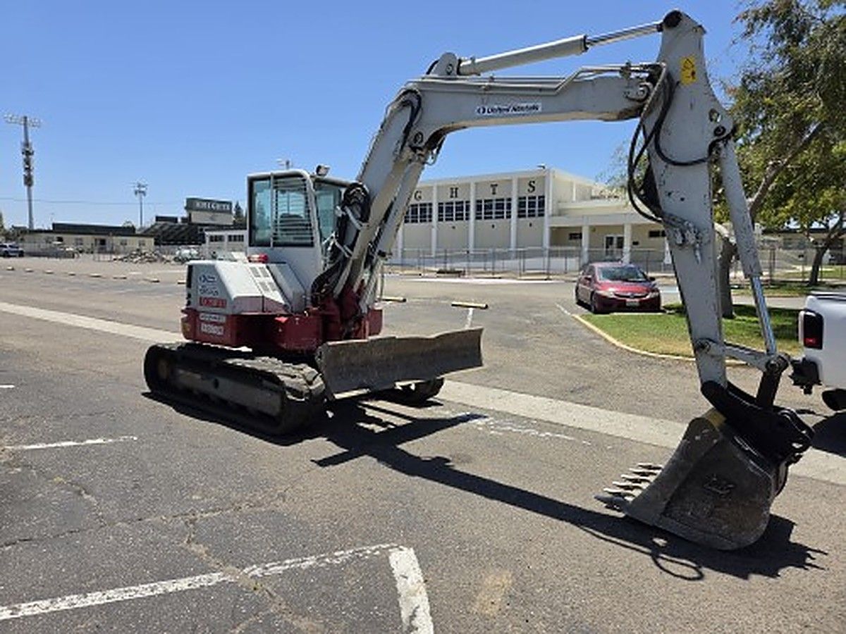 TAKEUCHI TB280FR photo 2