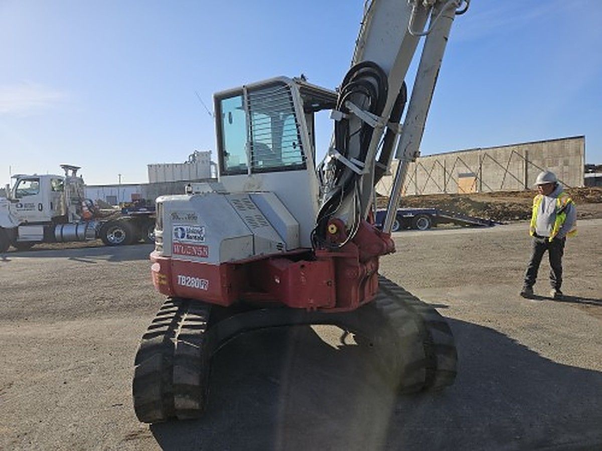 TAKEUCHI TB280FR photo 2