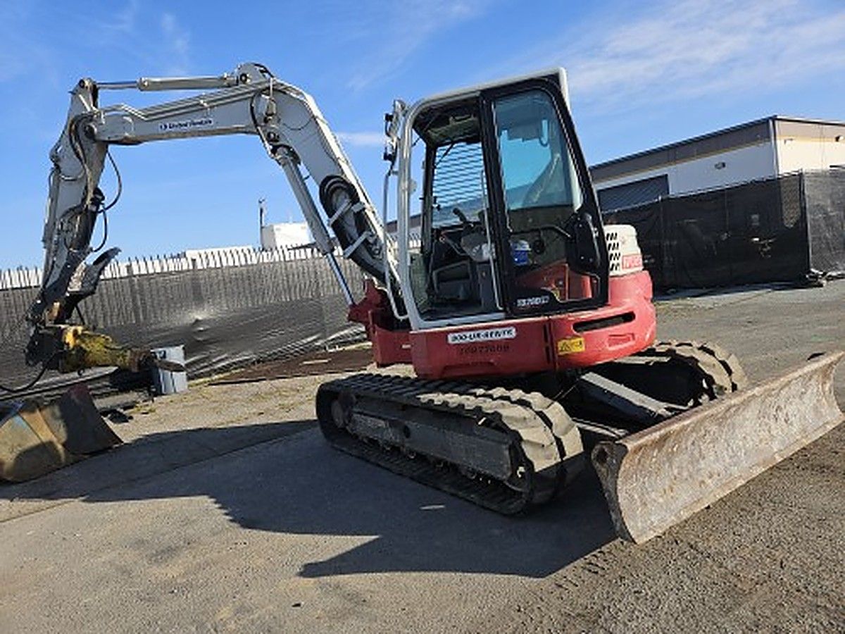 TAKEUCHI TB280FR photo 3