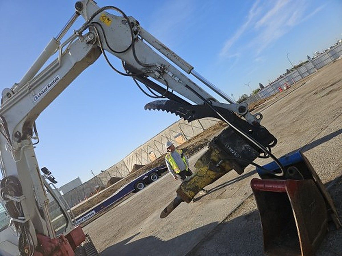 TAKEUCHI TB280FR photo 5