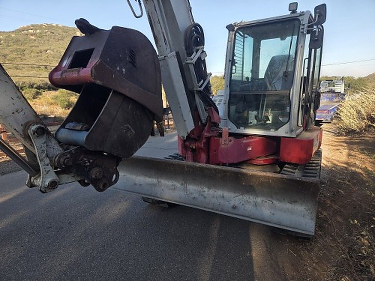 TAKEUCHI TB280FR photo 2