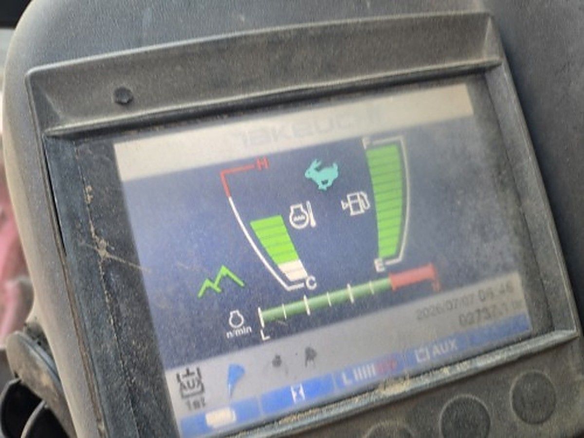 TAKEUCHI TB280FR photo 5