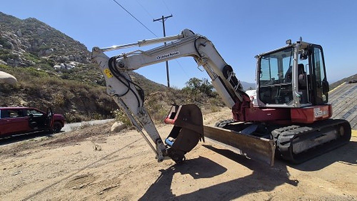 TAKEUCHI TB280FR photo 6