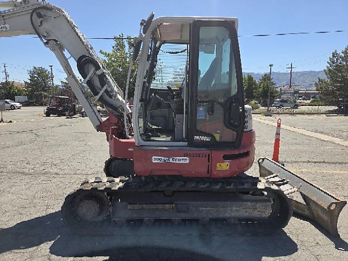 TAKEUCHI TB280FR photo 2