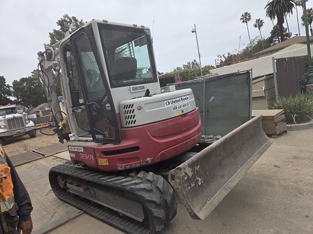 TAKEUCHI TB280FR photo 2