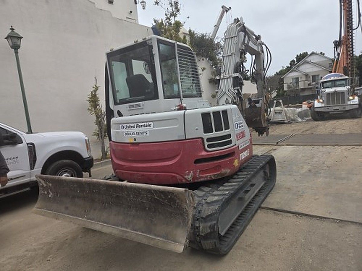 TAKEUCHI TB280FR photo 3