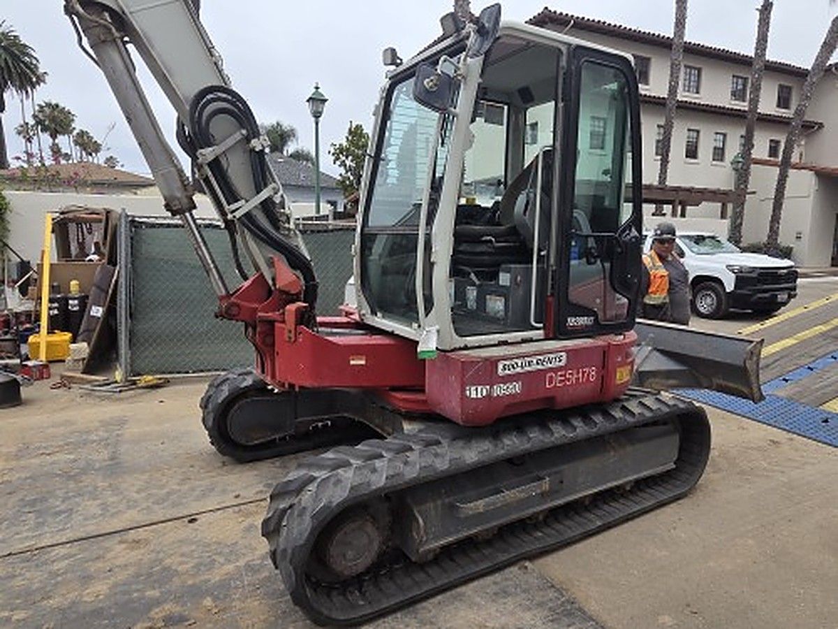 TAKEUCHI TB280FR photo 5