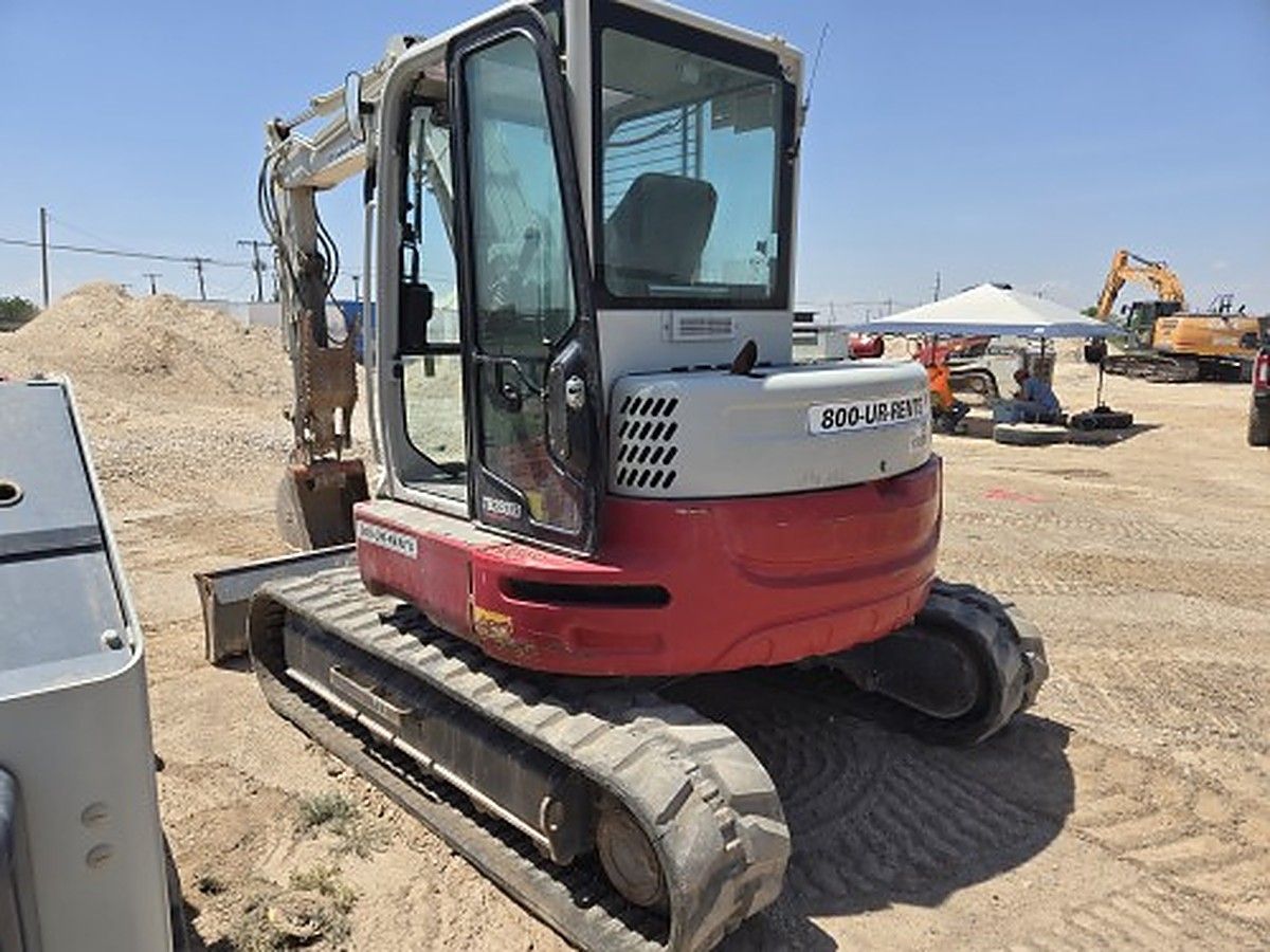 TAKEUCHI TB280FR photo 3