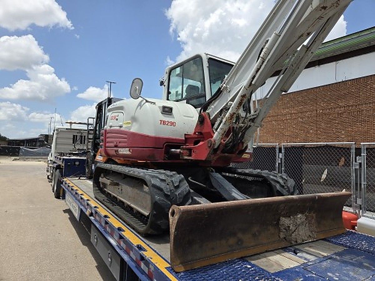 TAKEUCHI TB290C photo 4