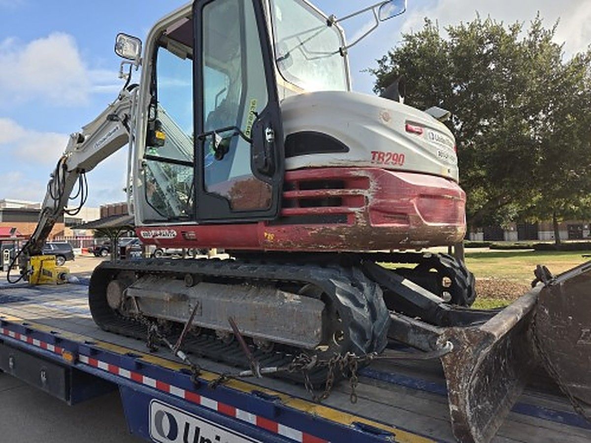 TAKEUCHI TB290C photo 9