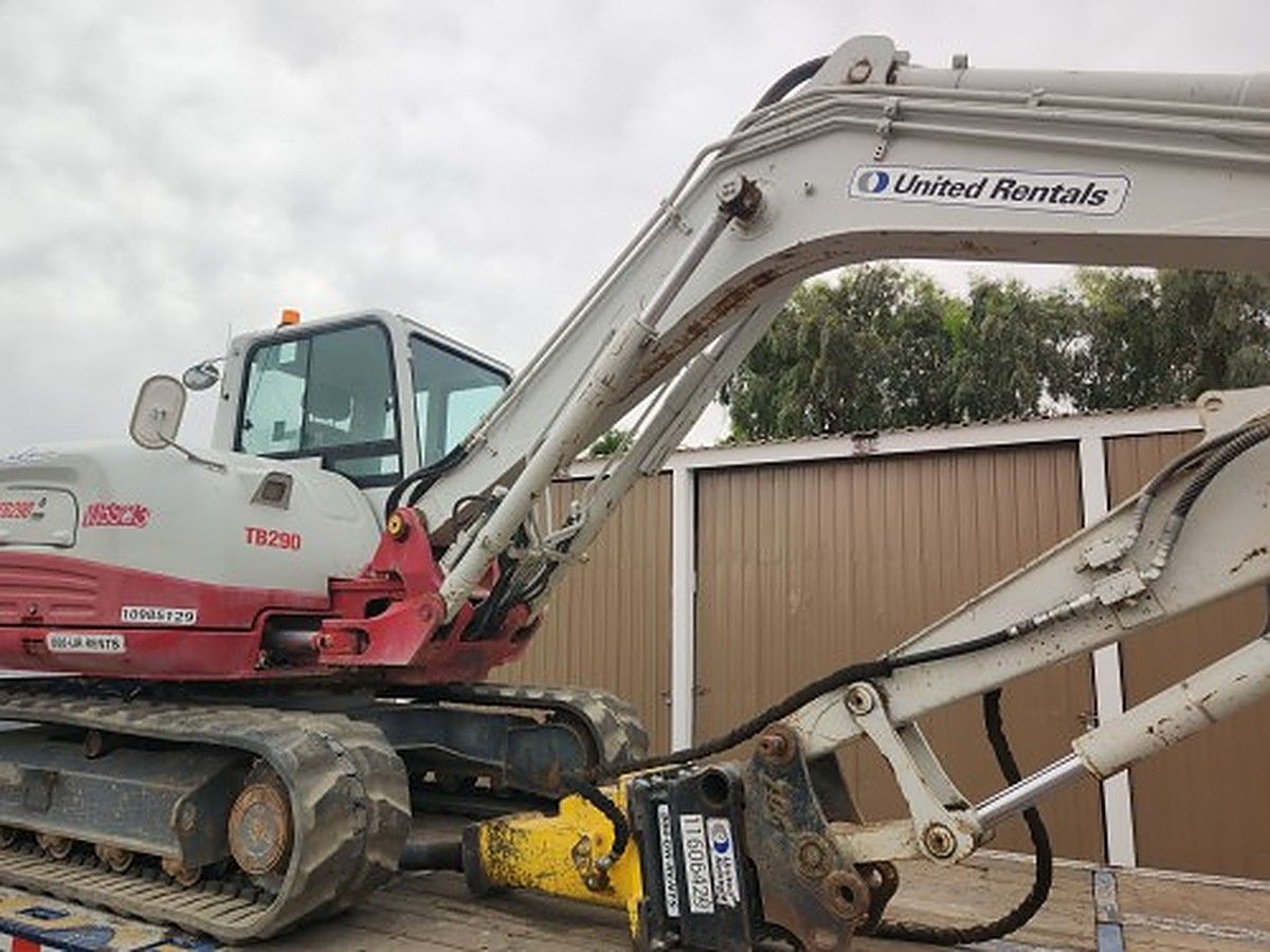 TAKEUCHI TB290C photo 4