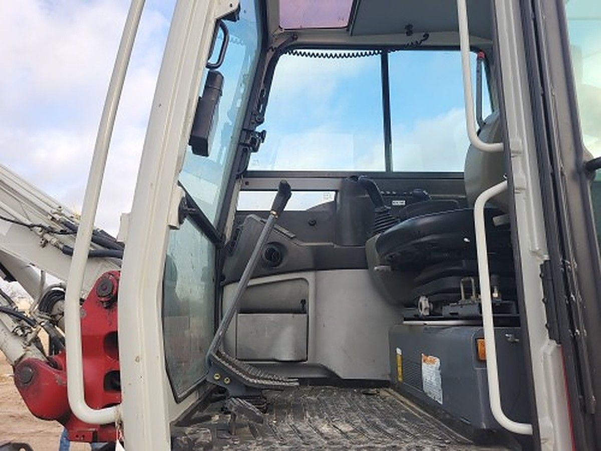 TAKEUCHI TB290C photo 10