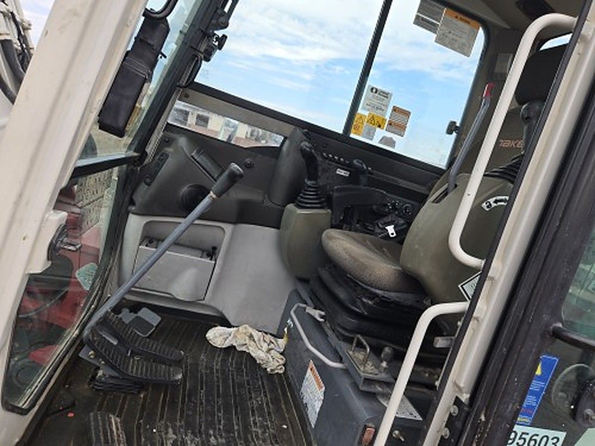 TAKEUCHI TB290C photo 6