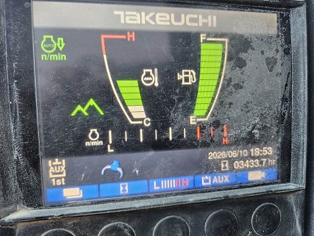 TAKEUCHI TB290C photo 4