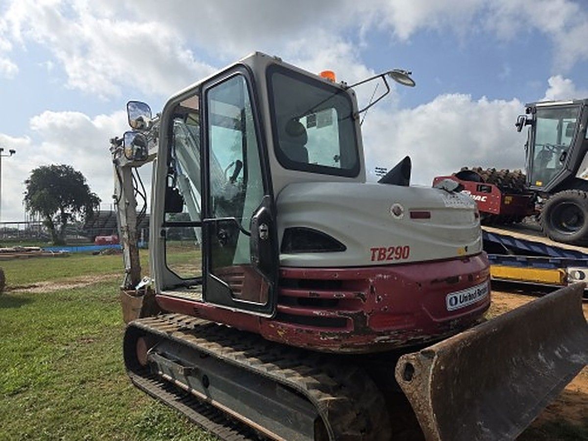TAKEUCHI TB290C photo 2