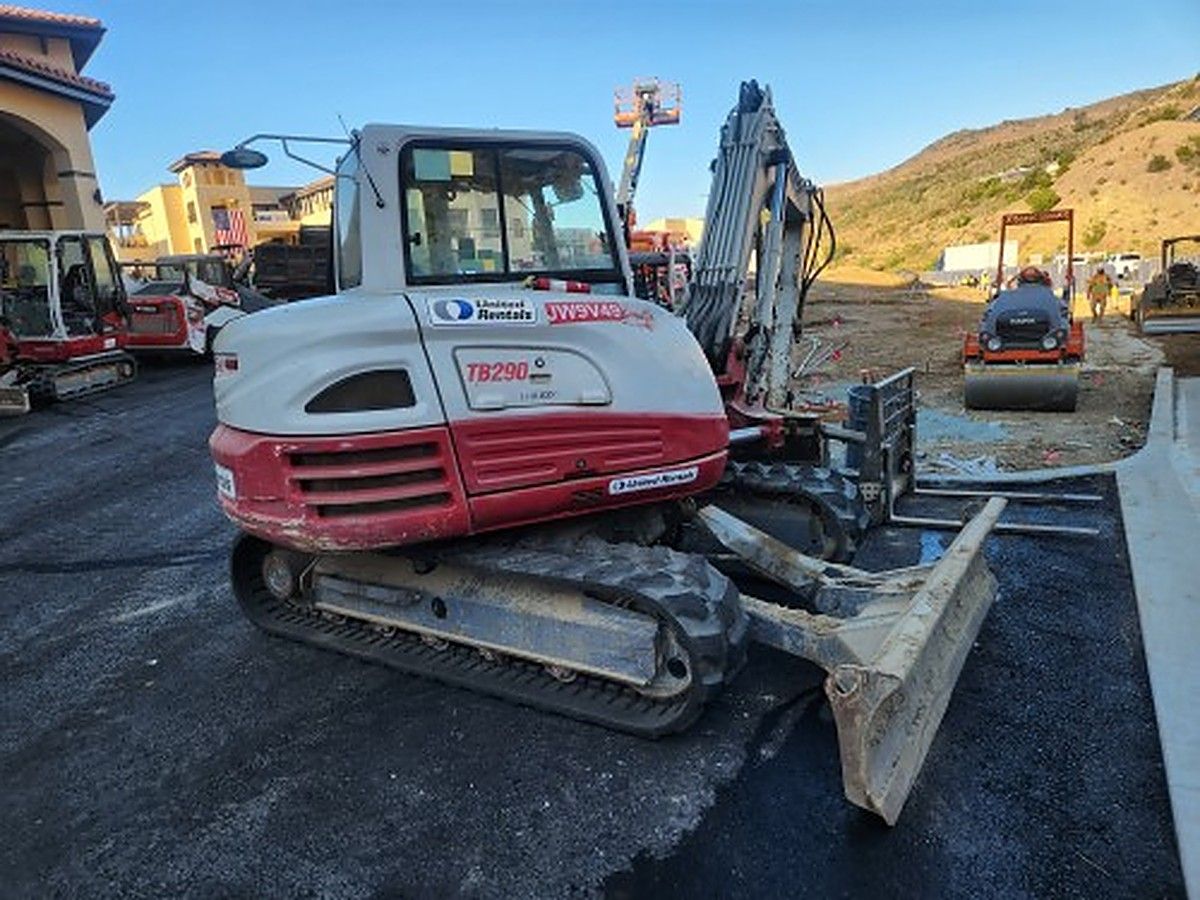 TAKEUCHI TB290C photo 3