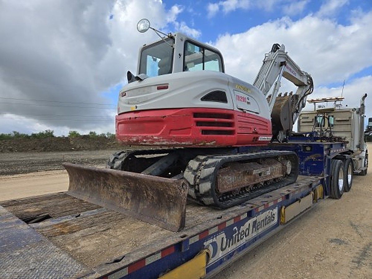 TAKEUCHI TB290C photo 2