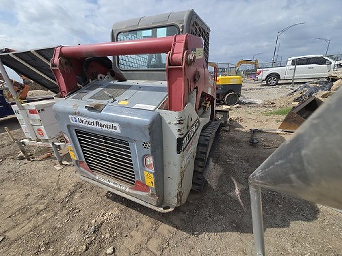 TAKEUCHI TL10V2-R photo 4
