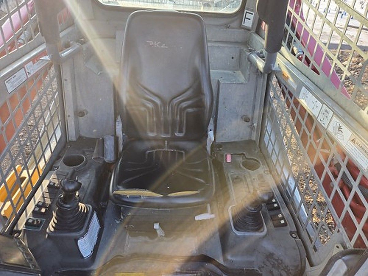 TAKEUCHI TL10V2-R photo 8