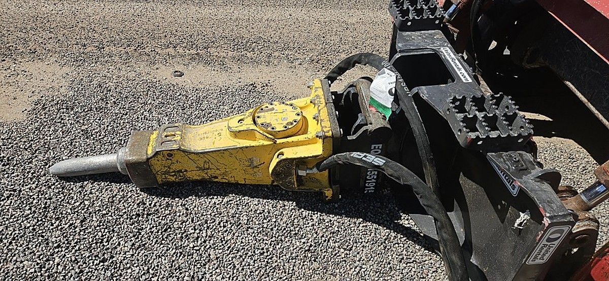 TAKEUCHI TL12R2-CR photo 13