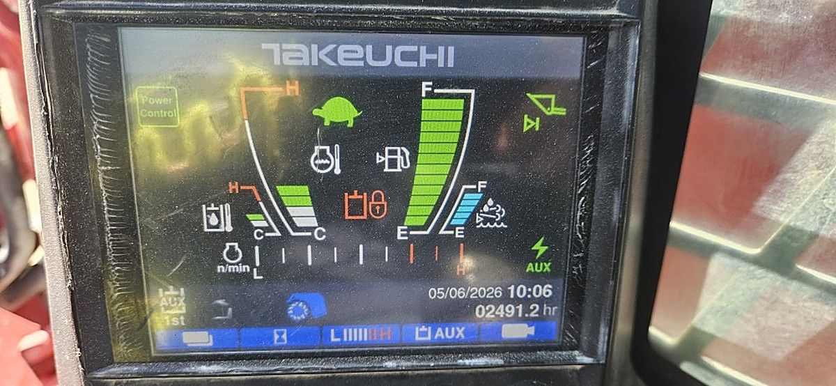 TAKEUCHI TL12R2-CR photo 14