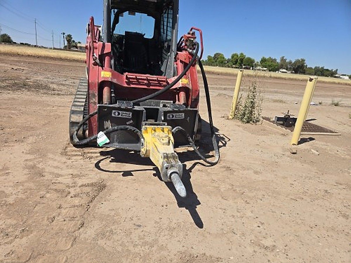 TAKEUCHI TL12R2-CR photo 6