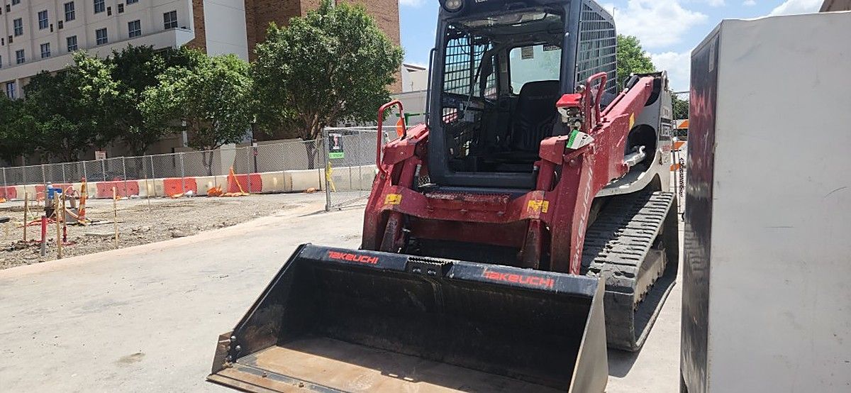 TAKEUCHI TL12R2-CR photo 2