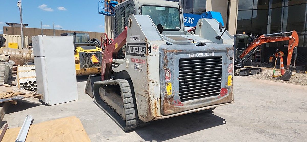 TAKEUCHI TL12R2-CR photo 3