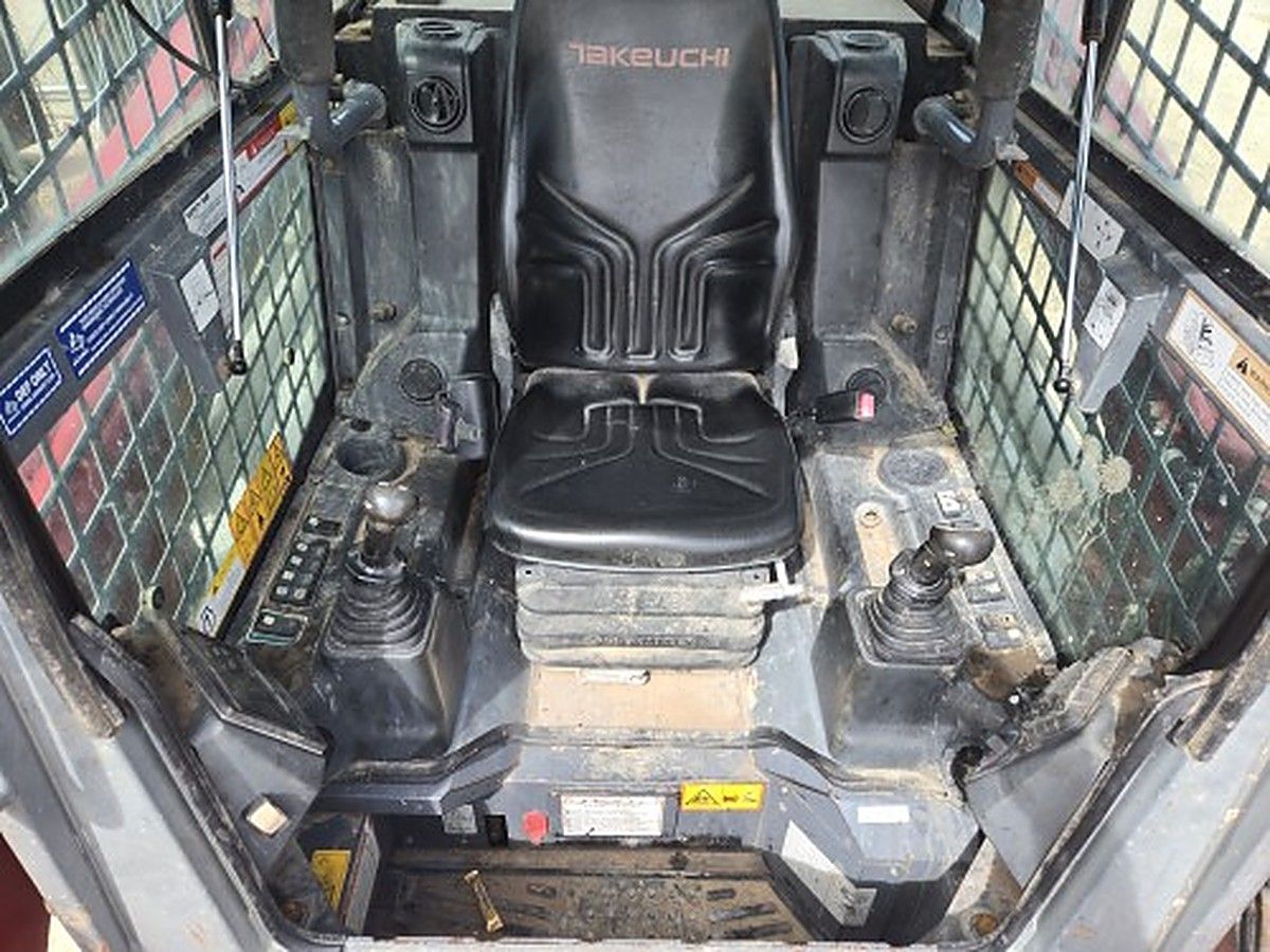 TAKEUCHI TL12R2-CR photo 5