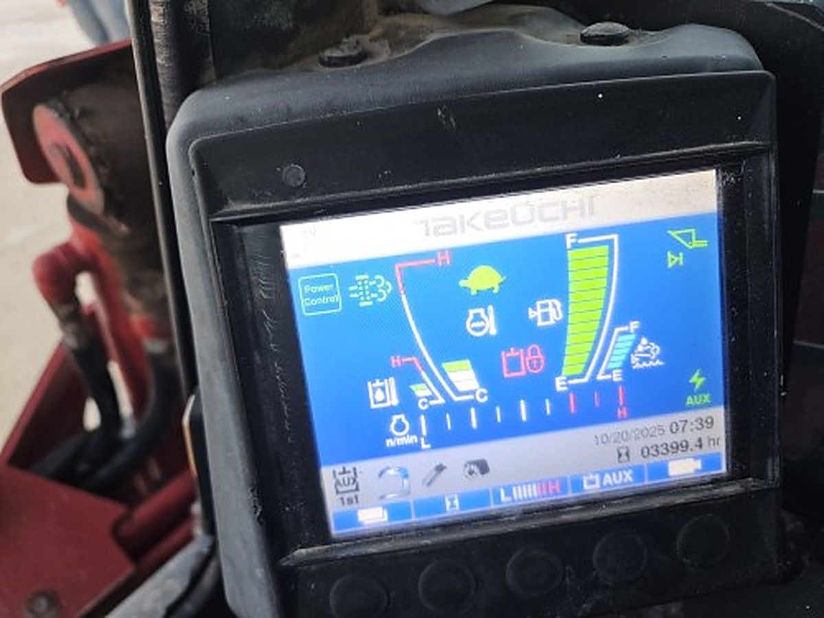 TAKEUCHI TL12R2-CR photo 12