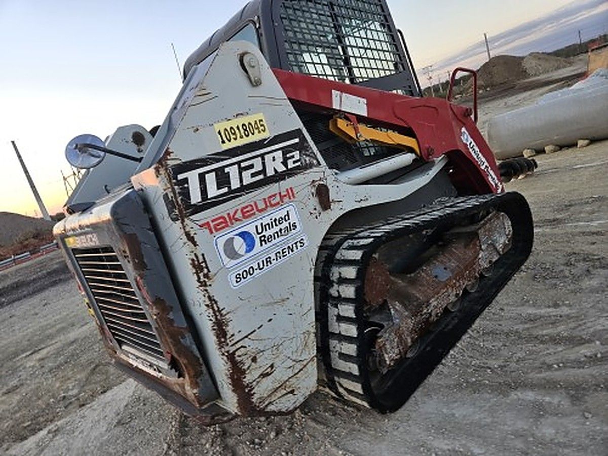 TAKEUCHI TL12R2-CR photo 3