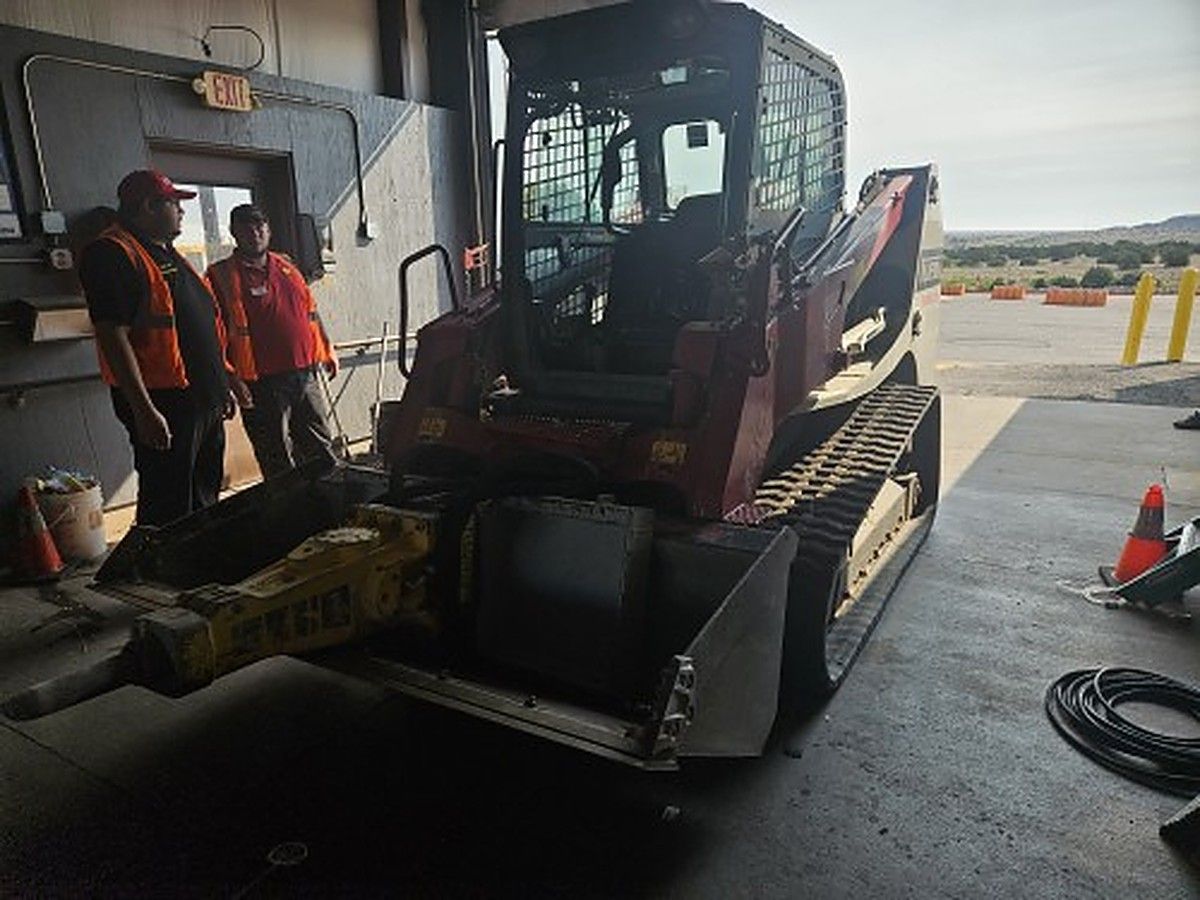 TAKEUCHI TL12R2-CR photo 3